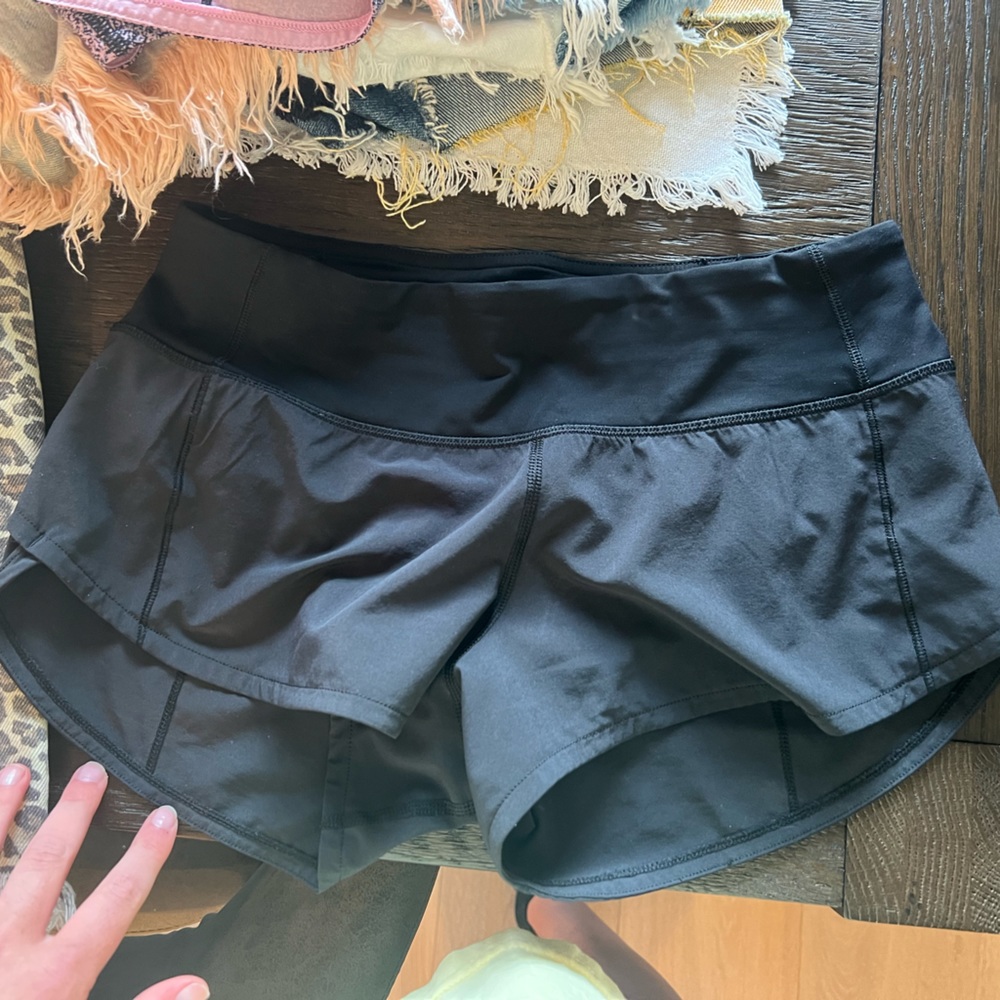 Lululemon speed up low rise lined short 2.5